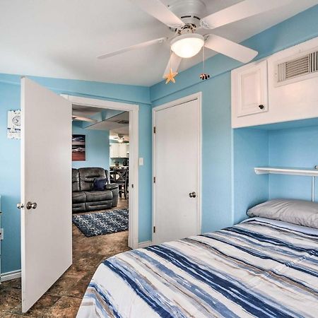 Surfside Beach Gem With Deck - 1 Block To Shore! Freeport Esterno foto