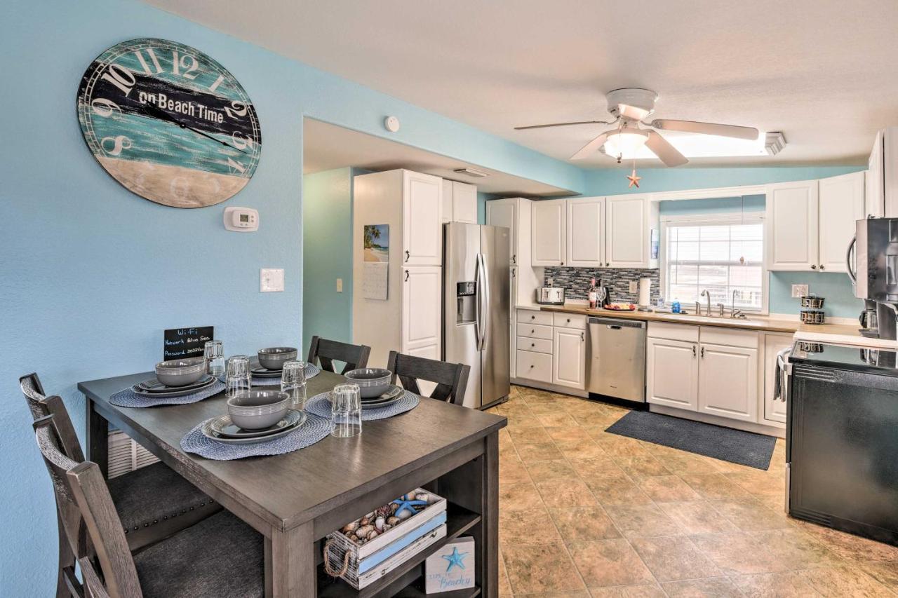 Surfside Beach Gem With Deck - 1 Block To Shore! Freeport Esterno foto
