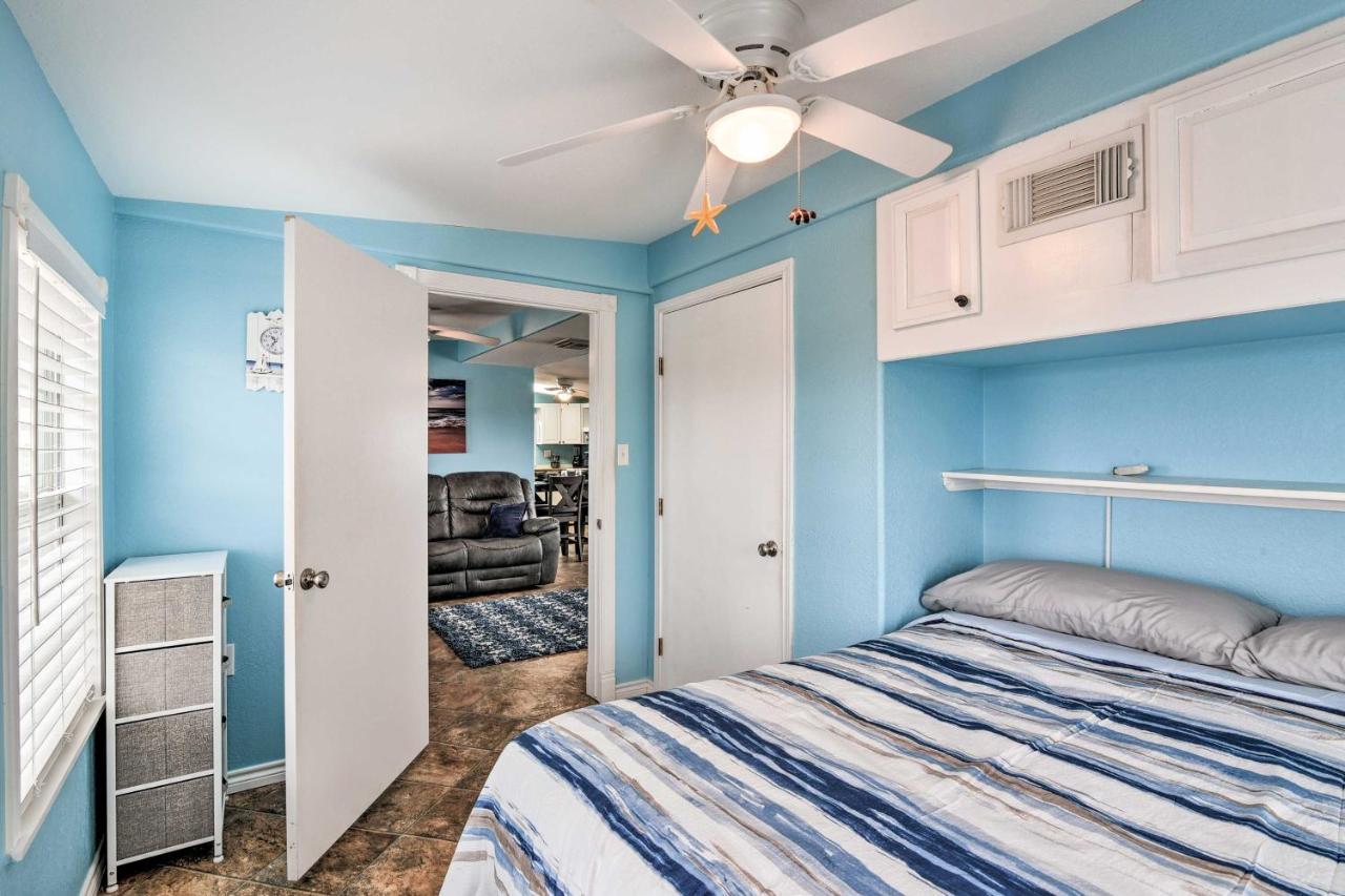 Surfside Beach Gem With Deck - 1 Block To Shore! Freeport Esterno foto
